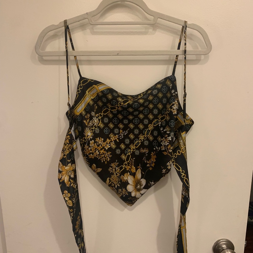 Patterned Scarf Top - Picture 3 of 4